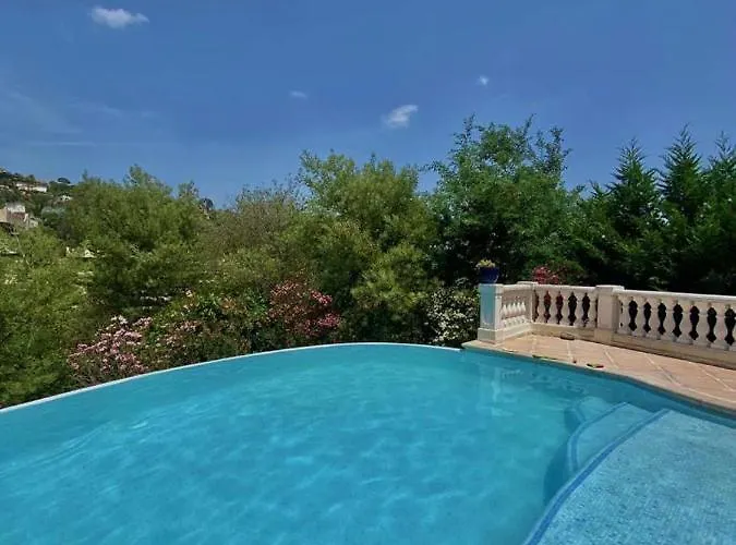 Appartement En Rez De Beausite Mandelieu